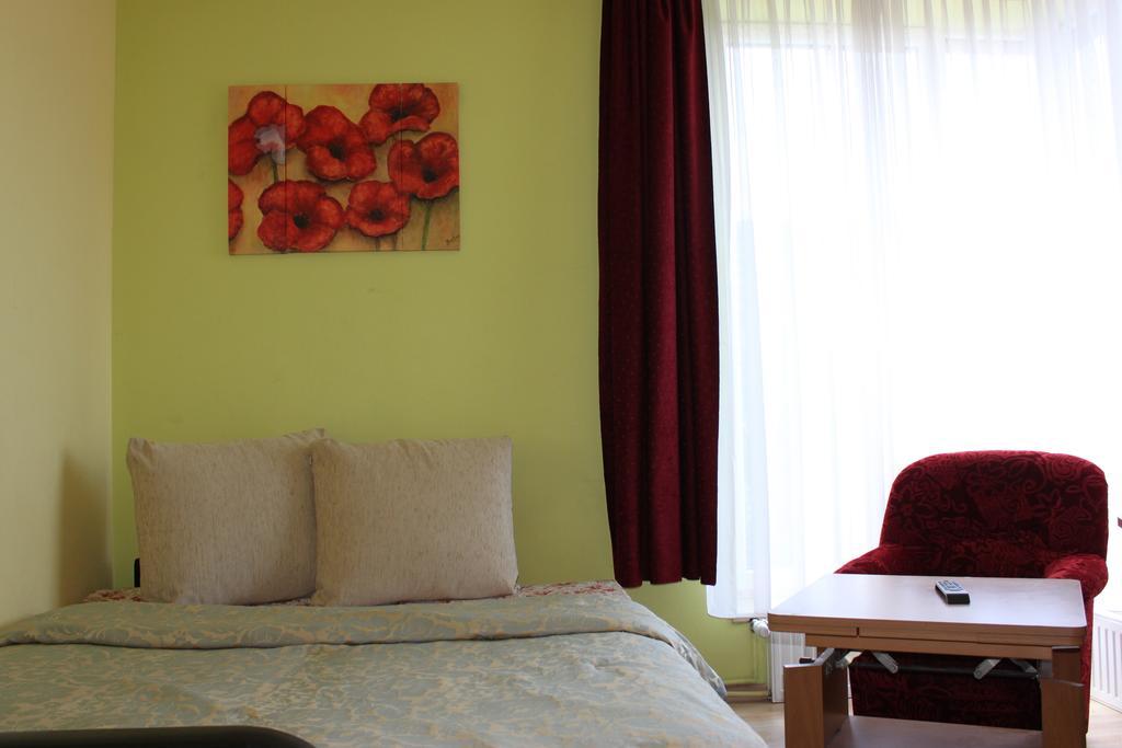 Ferienwohnung Jauku Erdvu Silta Kaunas Zimmer foto